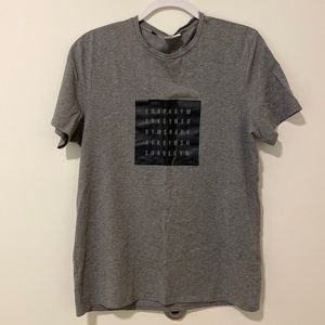 Gymshark men’s gray t shirt